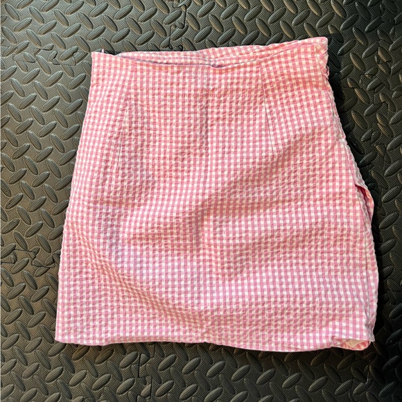 Pink and white gingham skirt - Picture 2 of 3